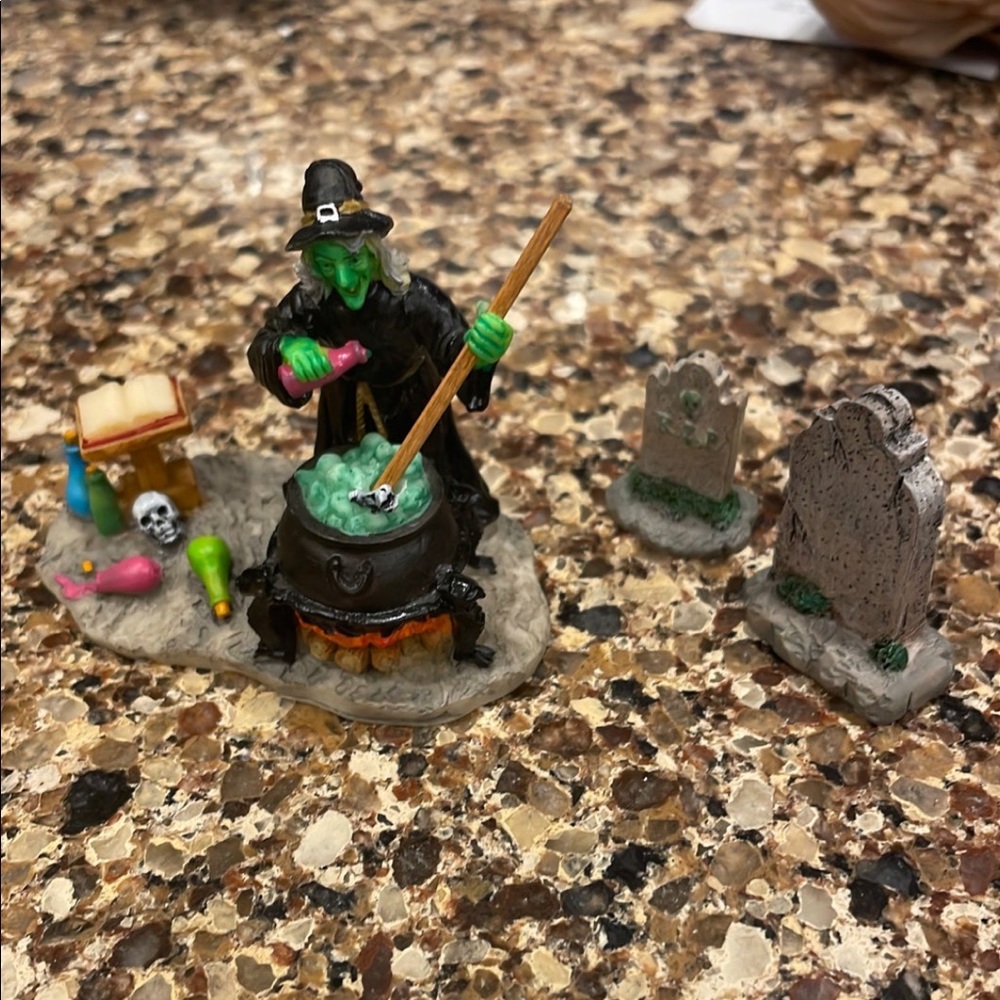 Lemax witch table accent